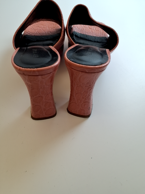 BY FAR Sandal